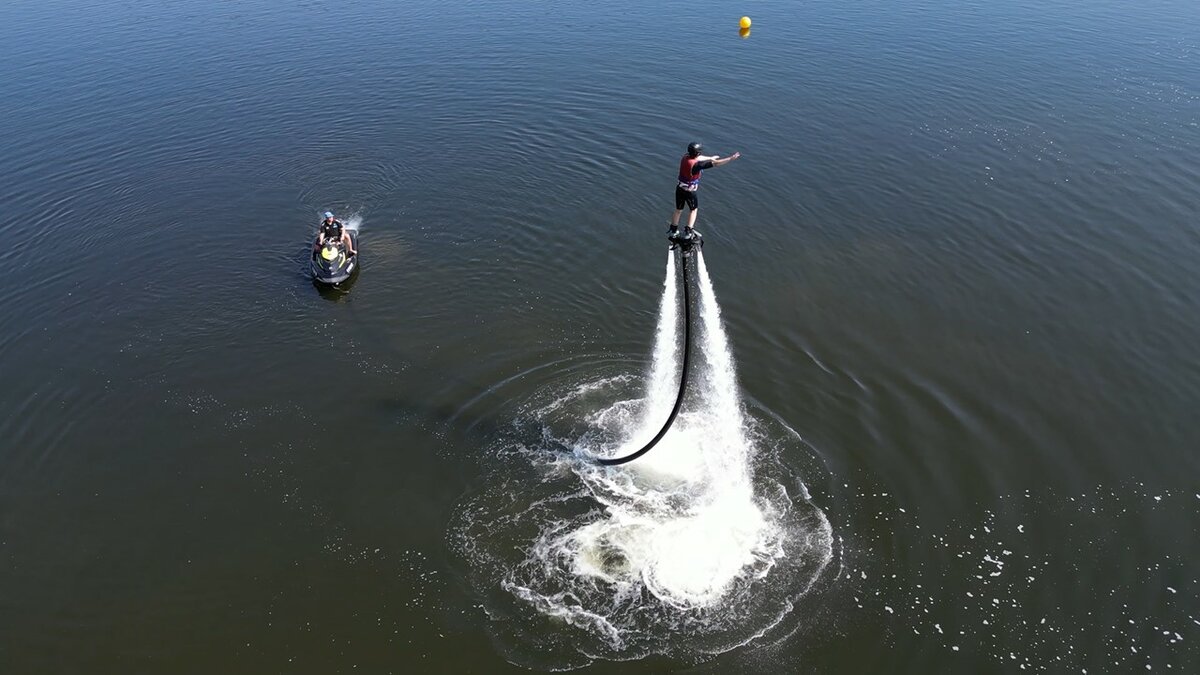 Flyboard jako teambuilding